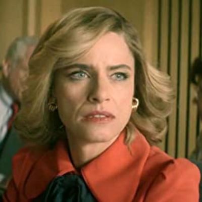 Amanda Peet during an movie scene. 